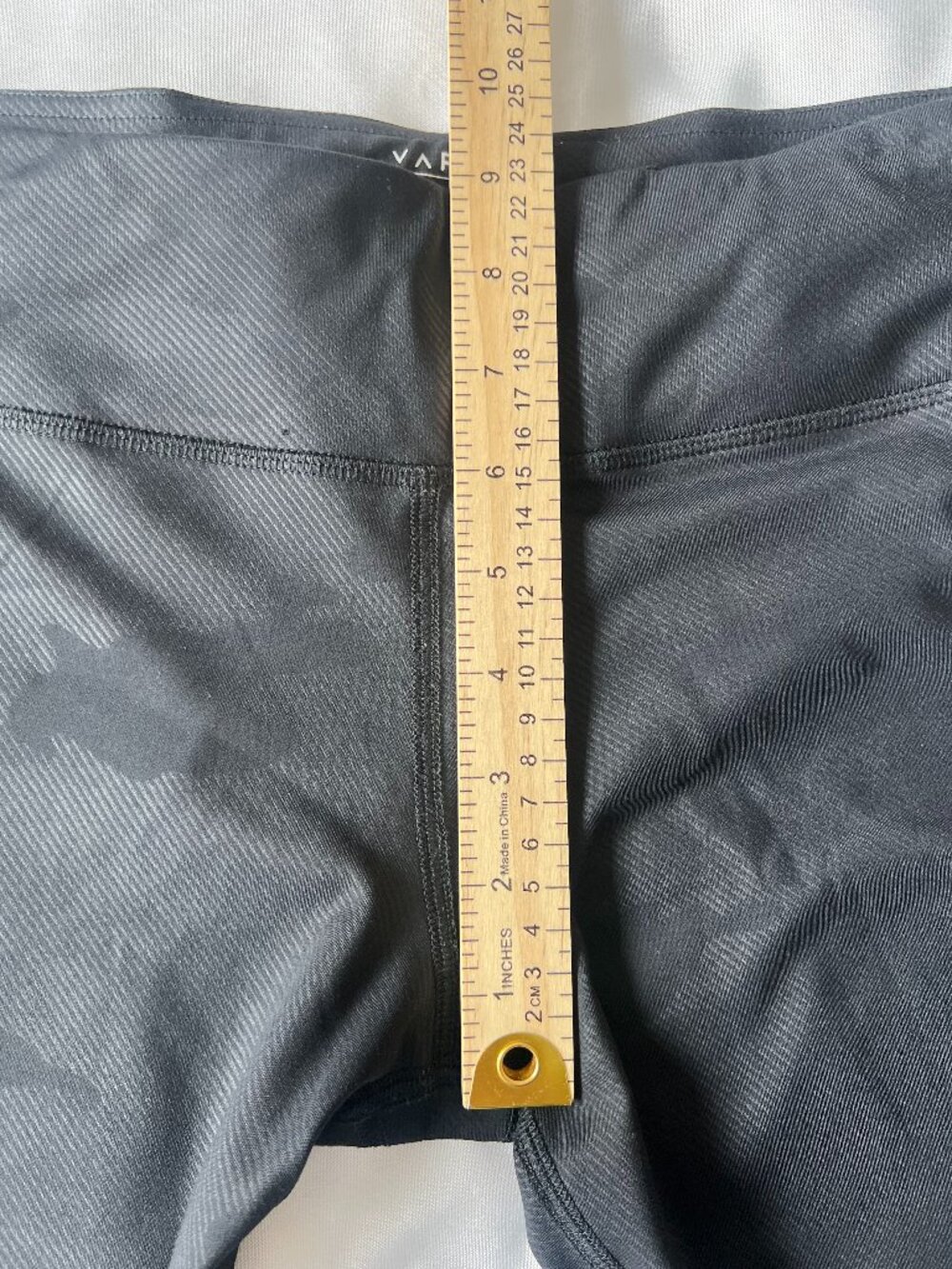 Varley Capri Leggings Womens Black Camo Mesh Cutouts Athletic Pants Size M - Picture 12 of 15